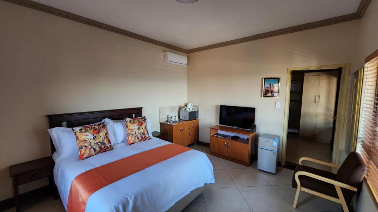 Lilypark Lodge Rustenburg Exterior foto