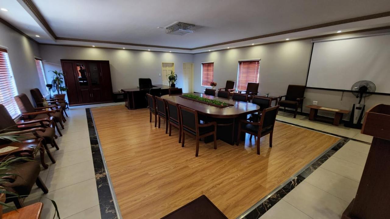 Lilypark Lodge Rustenburg Exterior foto